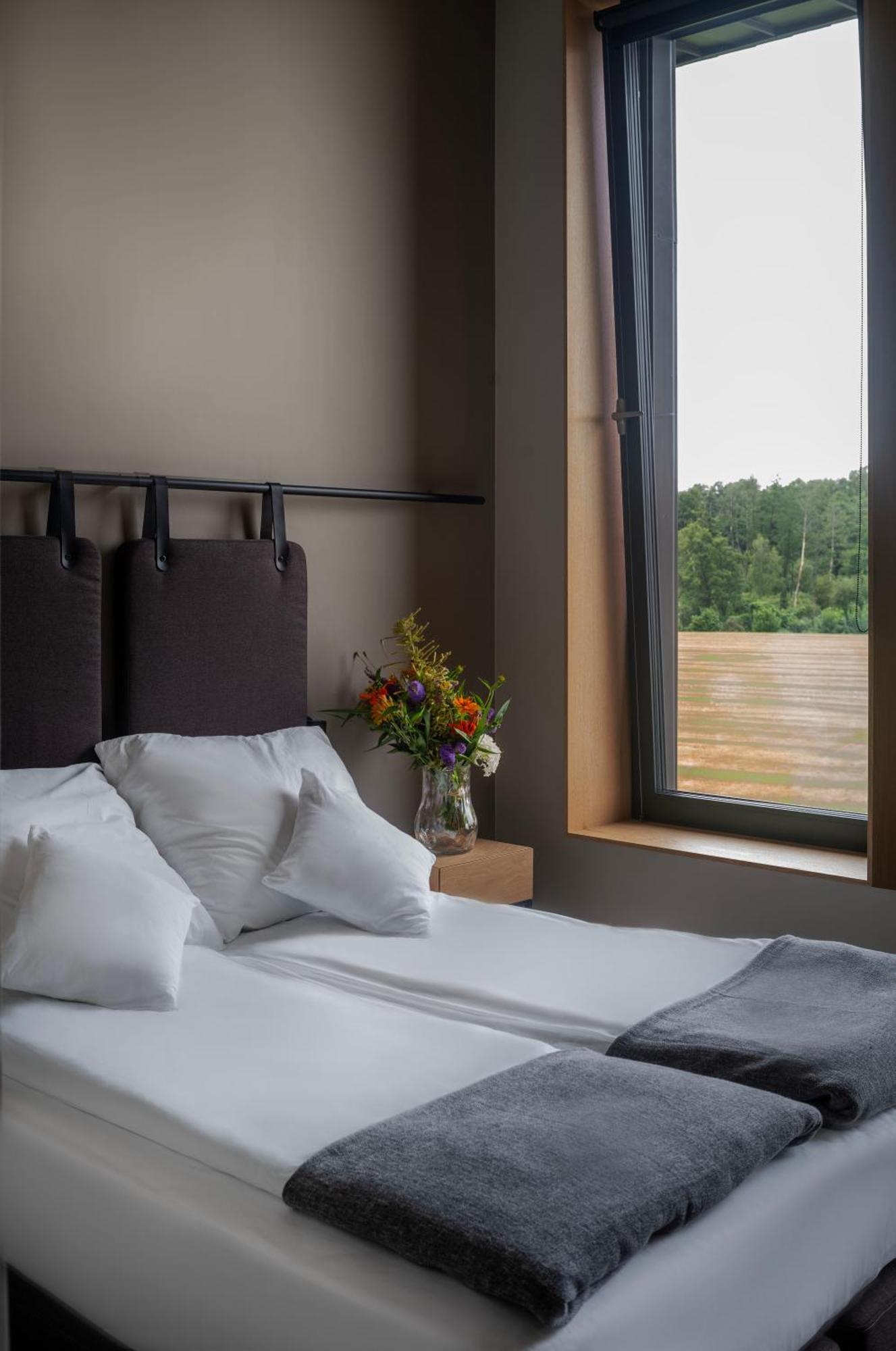 Karma House Goscienczyce Bed & Breakfast Grojec  Exterior foto