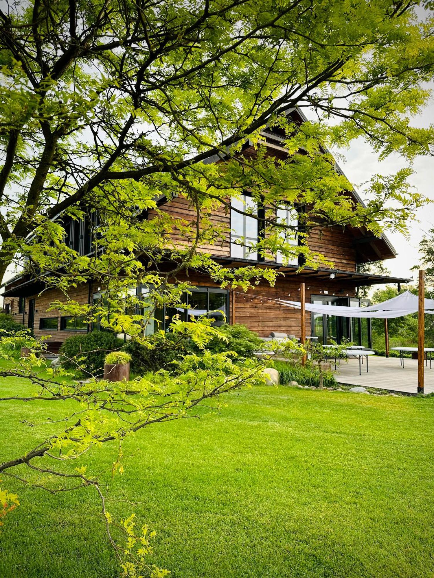 Karma House Goscienczyce Bed & Breakfast Grojec  Exterior foto